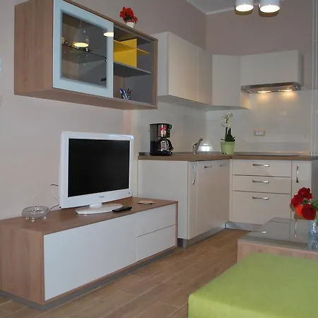 Ozad Arene * Pula