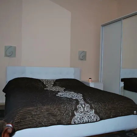 Apartment Ozad Arene