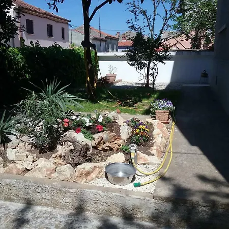 Ozad Arene Apartman Pula