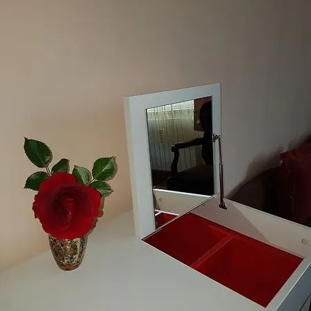 Ozad Arene דירה פולה